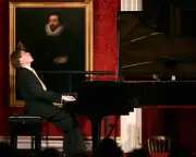 Tamas Vasary, Renowned Hungarian Pianist and Conductor, Dies at 91