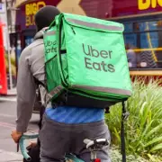 Uber Distributes 100,000 Dates and Free Iftar Meals to UK Couriers During Ramadan