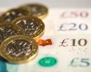UK Annuity Sales Surge to Record £7.4bn Amid Inheritance Tax Changes