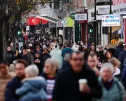 UK Workers Face Income Squeeze Amid Inflation and Interest Rate Pressures