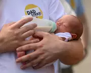 UK's 'Broken' Paternity Leave System Linked to Family Breakdowns, Study Reveals