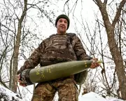 Welsh Munitions Factory Delay Hinders UK Artillery Production for Ukraine