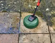 Winter Algae on Patios: The £23 Gadget That Cleans Fast