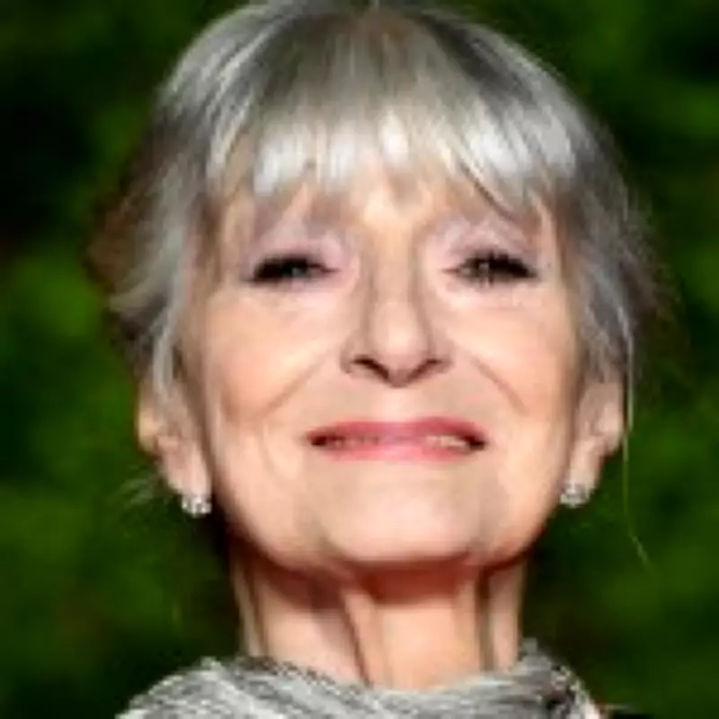 Acclaimed Stage Actress Jane Lapotaire, Star of The Crown, Dies at 81