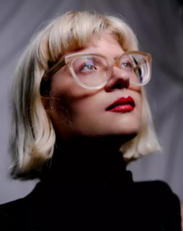 Avant-Pop Star Mary Ocher on Politics, AI, and Her Weimar-Inspired Album