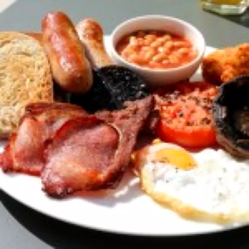 Cafe Owner Reveals 'Sponge Method' for Ultimate Full English Breakfast