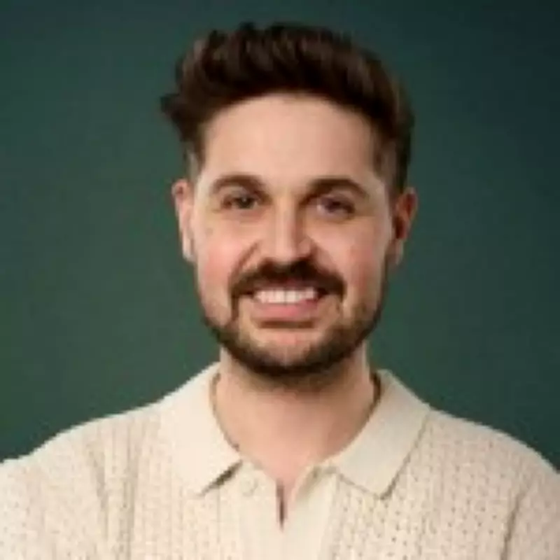 Channel 4 Viewers Stunned as 33-Year-Old Contestant Reveals He's a Grandfather