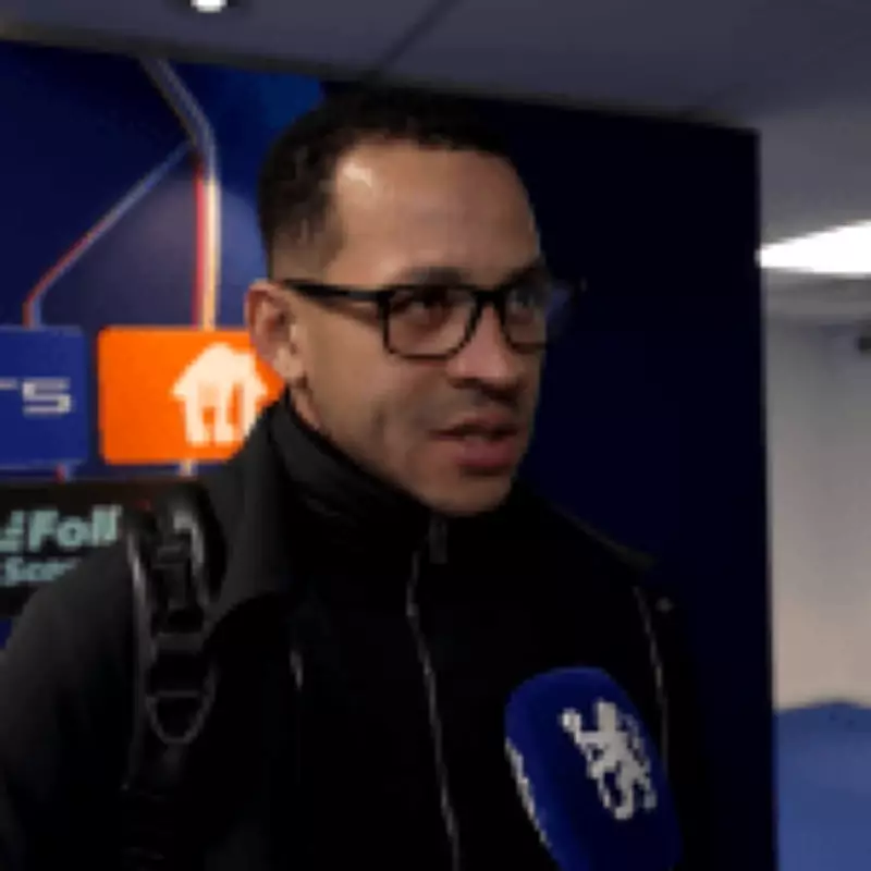 Chelsea Boss Liam Rosenior Defends Goalkeepers After PSG Champions League Defeat