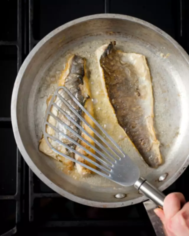 Crisp Fish Skin Secrets: High Heat, Low Moisture, and Expert Tips