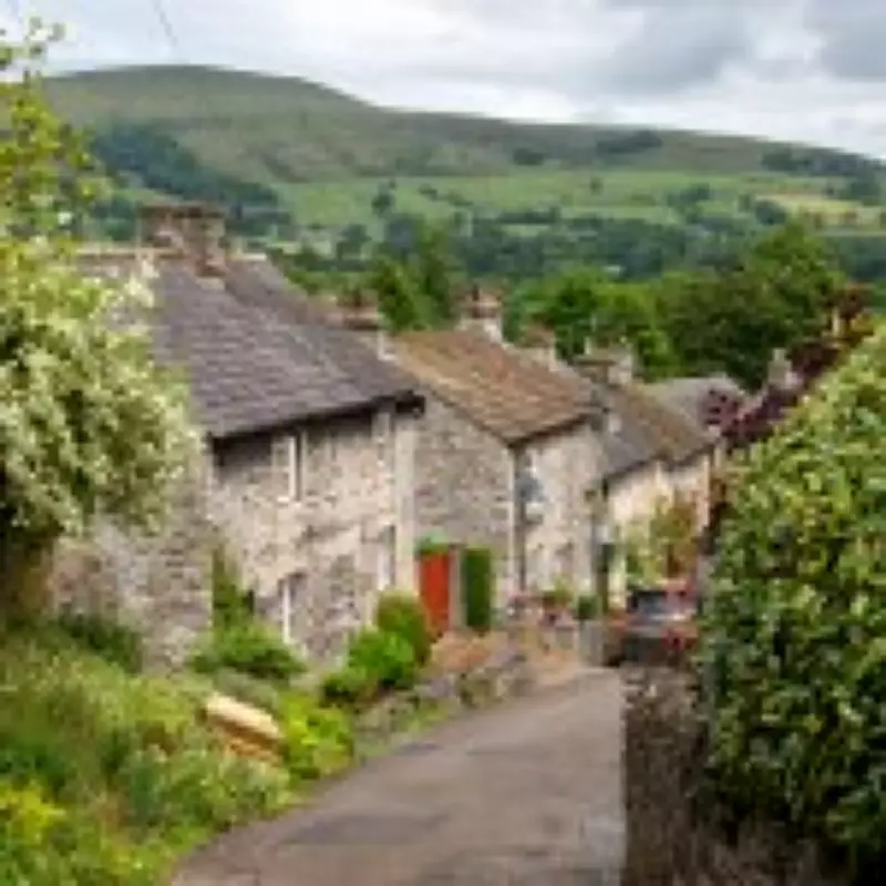 Discover 7 of the UK's Most Picturesque Towns and Villages for a Perfect Day Out