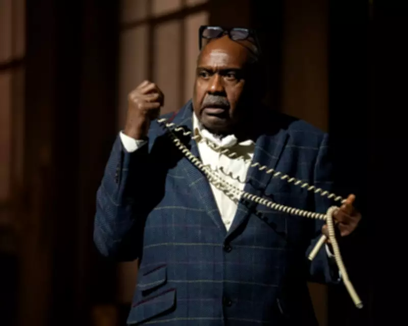 English Touring Opera's Pagliacci Triumphs at Sheffield Lyceum