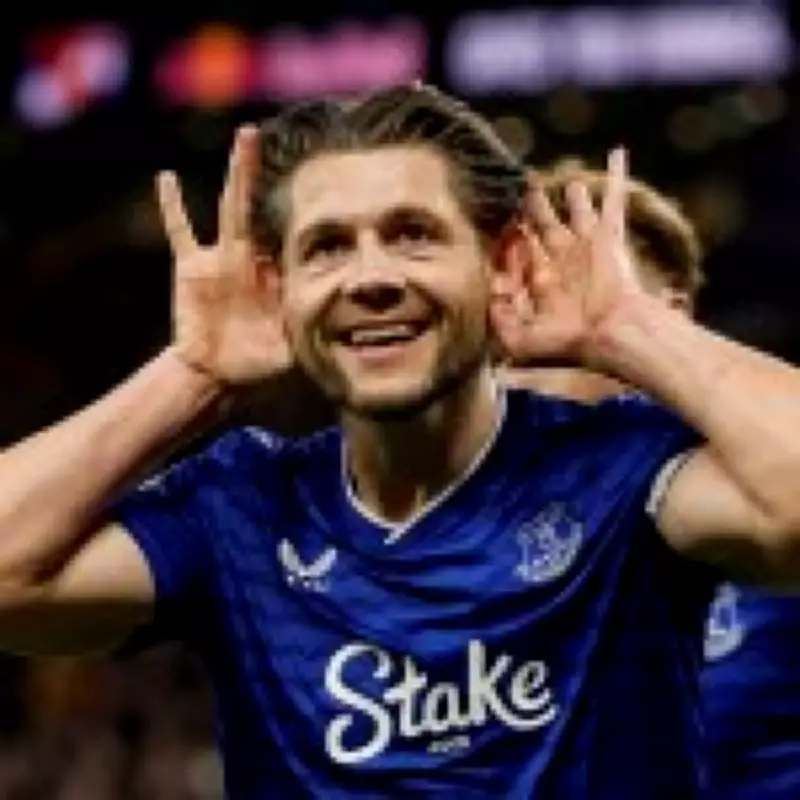 Everton's James Tarkowski Injured, Misses Arsenal Clash as Moyes Adjusts Defense
