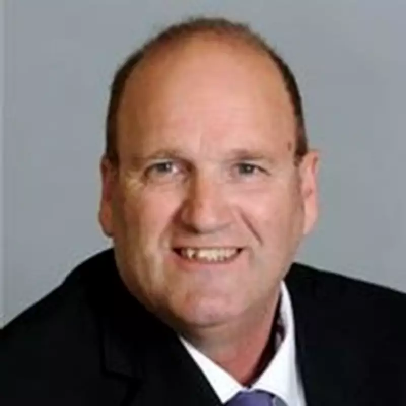 Former Tory Councillor Threatens Café Over Rent While Owing Council Himself