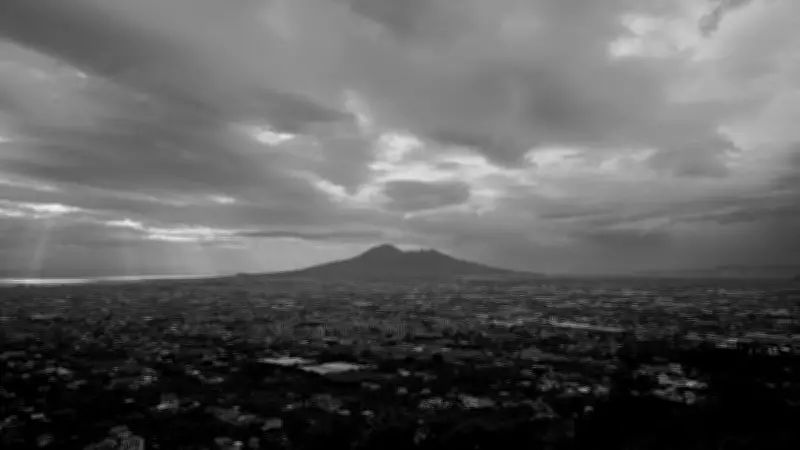Gianfranco Rosi's Naples: A Psychogeographic Portrait of Vesuvius and Devotion