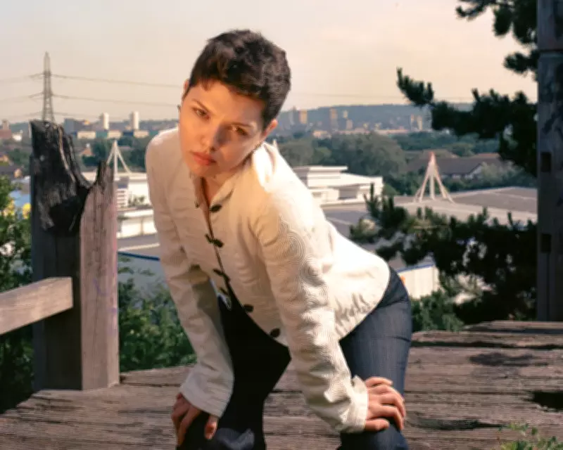 Gianna's Coffee-Shop Pop Revives Polished 00s Boho Sound