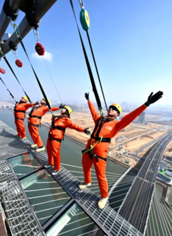 Global Snapshot: Edge-Walking, Musical Robots, and Conflict Zones