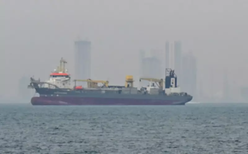 Global Stock Markets Plunge as Trump's Hormuz Escort Plan Fails to Calm Oil Crisis Fears