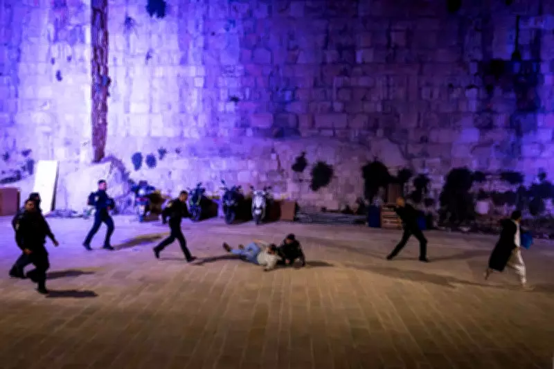 Global Tensions and Cultural Moments Captured in 20 Powerful Photographs