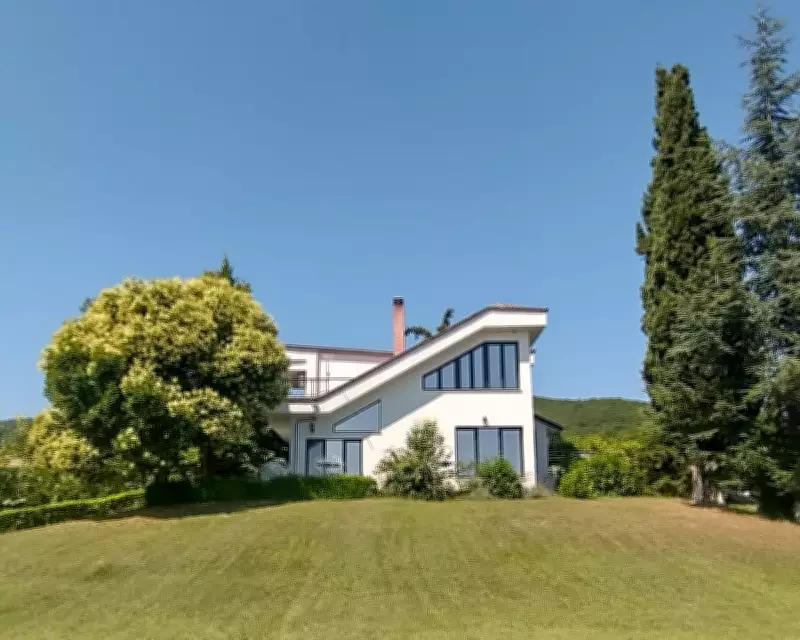 House Swapping: The Travel Editor's Guide to Free Global Stays