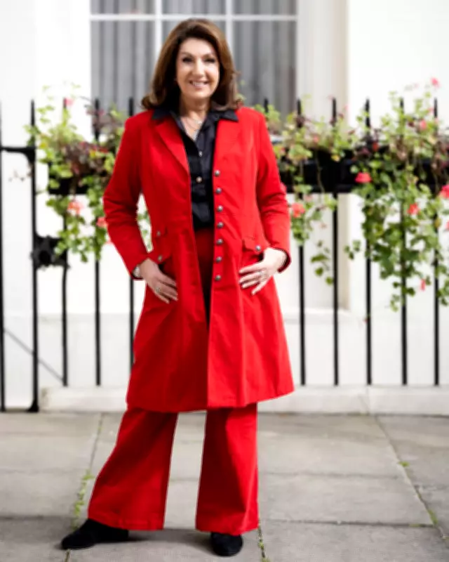 Jane McDonald's Journey: From Clubland to Nashville Icon