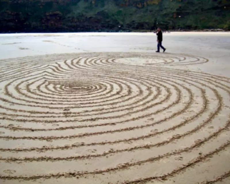 Ken Turnell: Artist and Sculptor Known for Sand Drawings Dies at 77