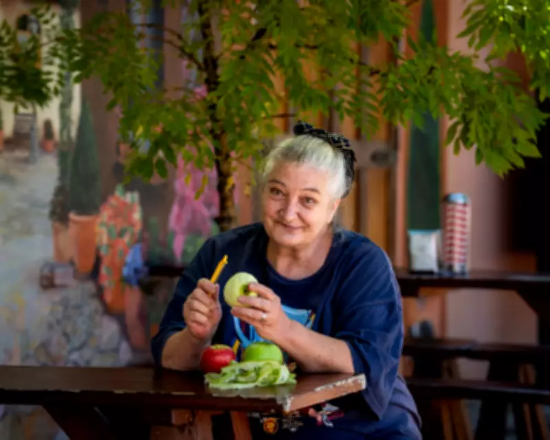 Kerrie Stratford Crowned Apple Peeling Champion in Stanthorpe Festival