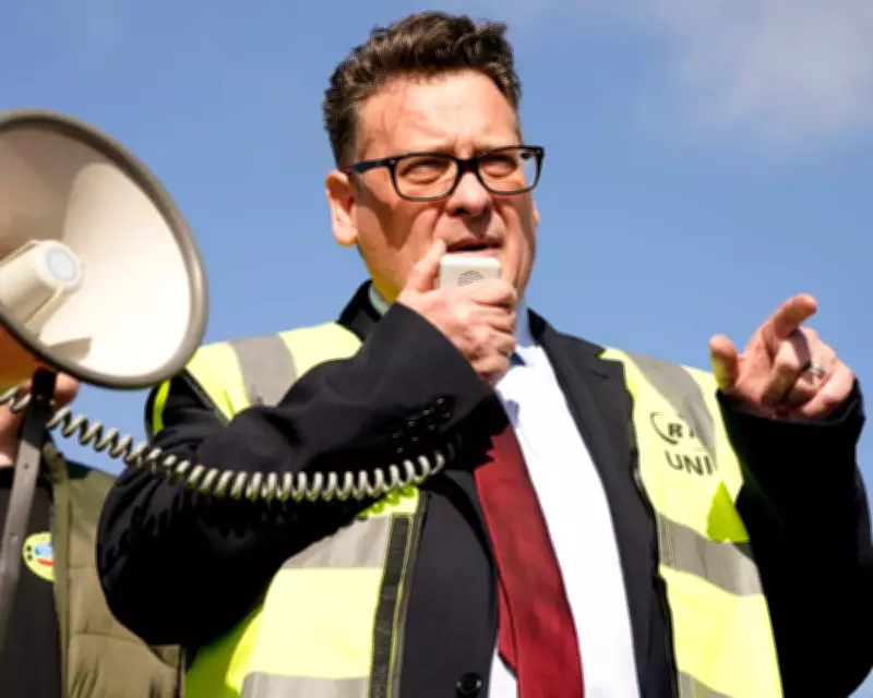 Labour MP Karl Turner Suspended After Criticizing Starmer and Judicial Reforms