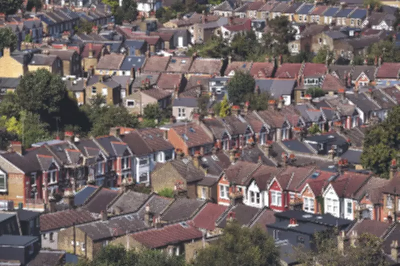 London House Prices Decline for Sixth Month Amid Market Uncertainty