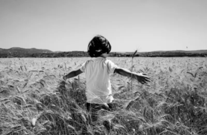 Magnum's Odyssey Print Sale: From Chickens to Train Surfers in Global Photo Journey