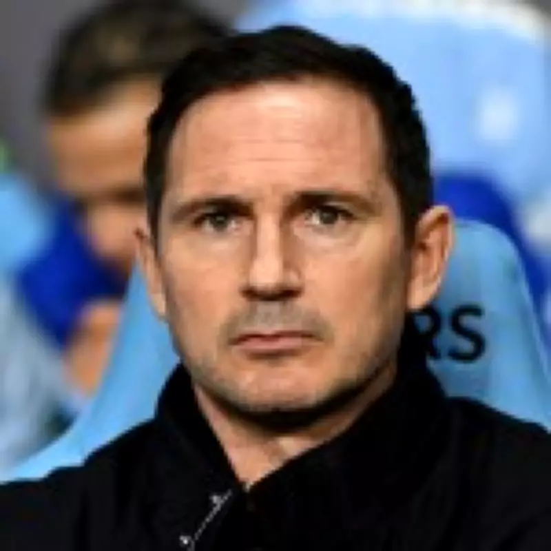 Manchester United Icon Urges Chelsea to Reappoint Frank Lampard as Manager
