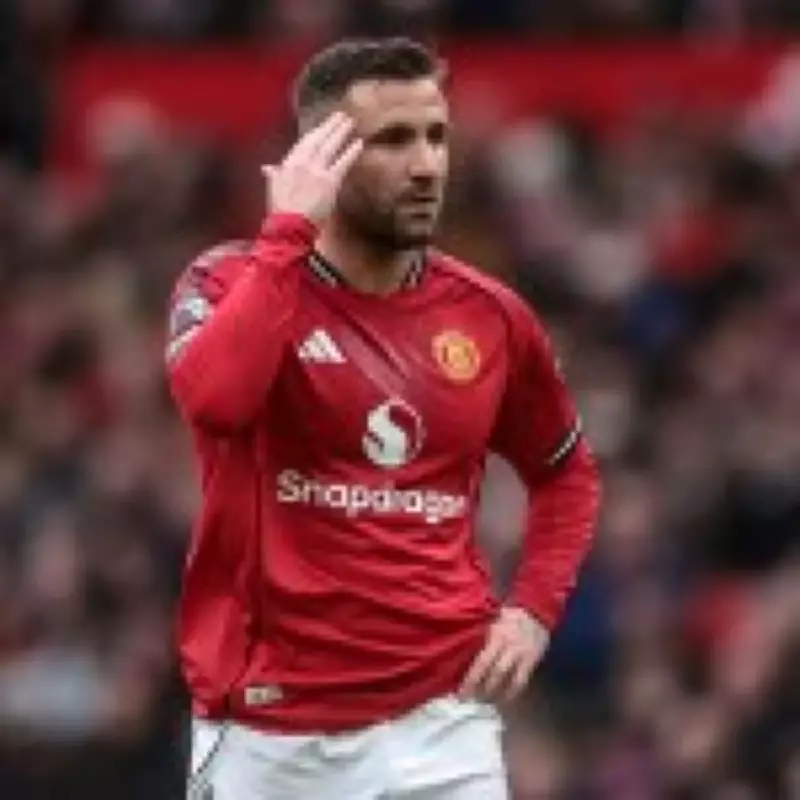 Manchester United Target Arsenal's Lewis-Skelly Amid Left-Back Search