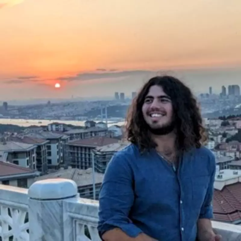 Master's Graduate Faces 500 Job Rejections, Now Relies on Universal Credit