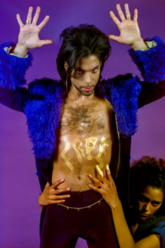Prince's 'Free' Cover Shoot: Photographer Recalls Iconic 1999 Magazine Moment