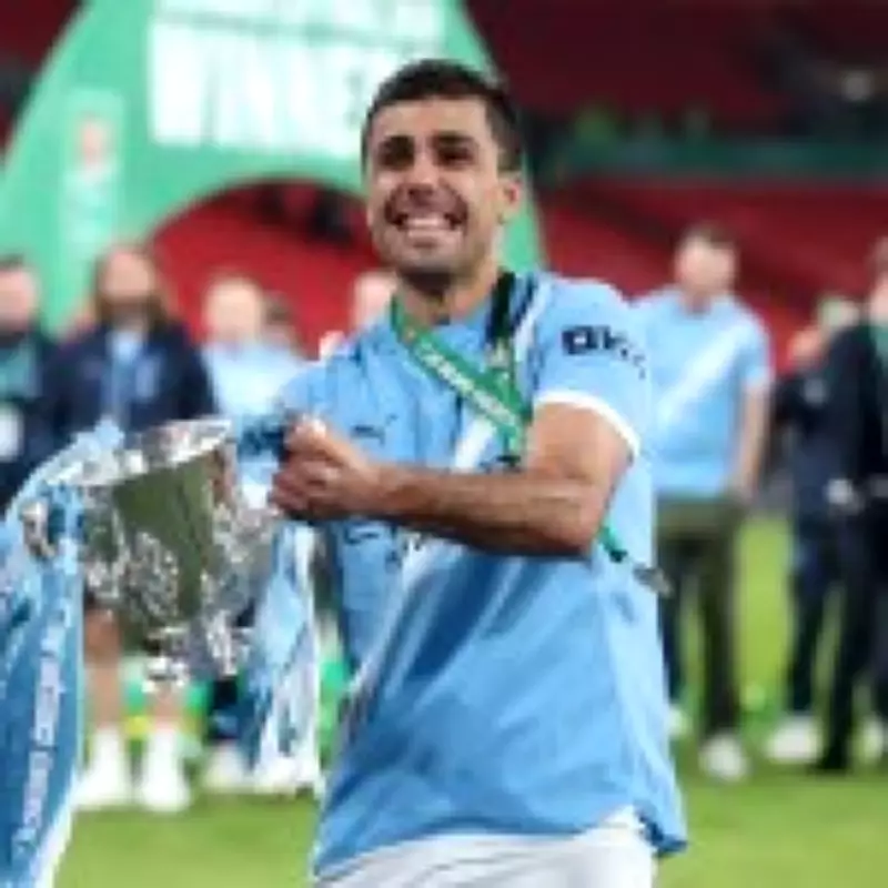 Real Madrid Prioritize Chelsea's Enzo Fernandez Over Man City's Rodri
