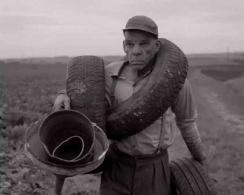 Redoubt Review: Denis Lavant Shines as an Eccentric Builder in Nuclear-Fear Drama