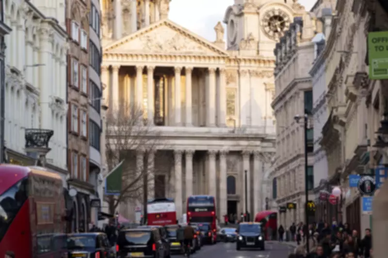 Ropes & Gray Elevates Junior Lawyer Salaries to £170,000 in London