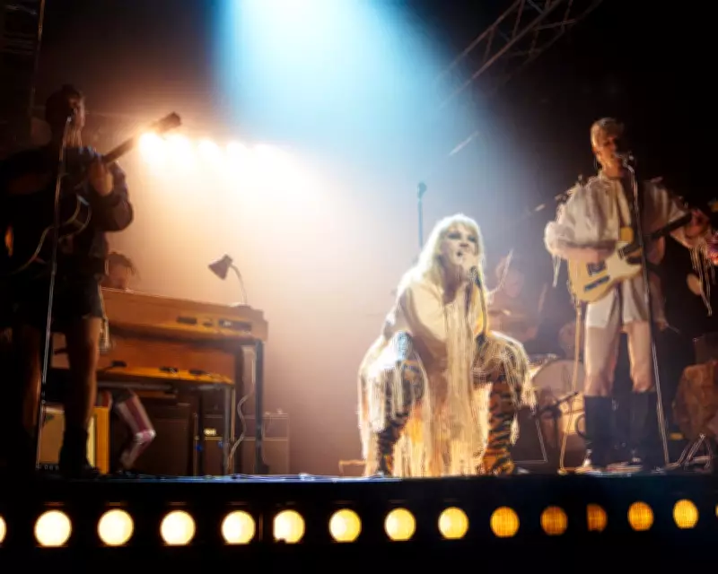 Self Esteem Revives David Hare's Rock Drama 'Teeth 'n' Smiles' for West End