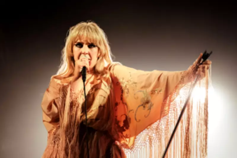 Self Esteem Shines in Dated Teeth 'N' Smiles Revival at Duke of York's