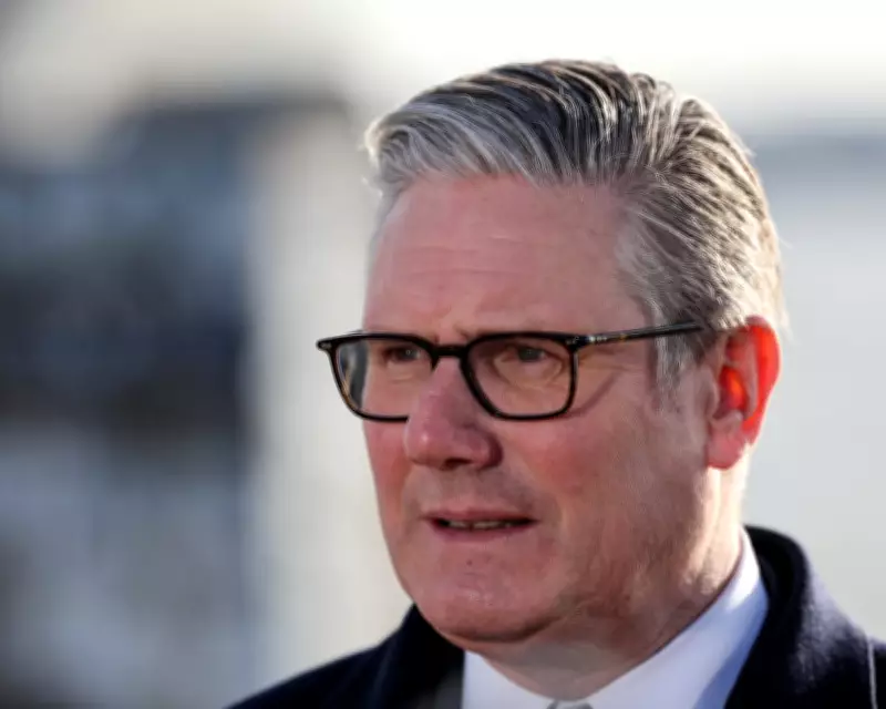 Starmer Opposes Under-16 Social Media Ban as Lords Push for Australian-Style Restrictions