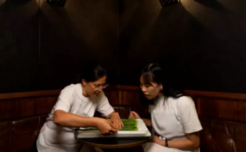 The Art of Perfect Chives: How Chefs Turn Herb Cutting into Culinary Status Symbol