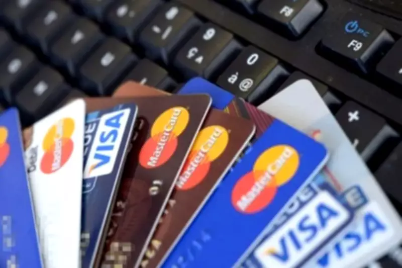 UK Banks Maintain £100 Contactless Limit Despite Regulatory Green Light