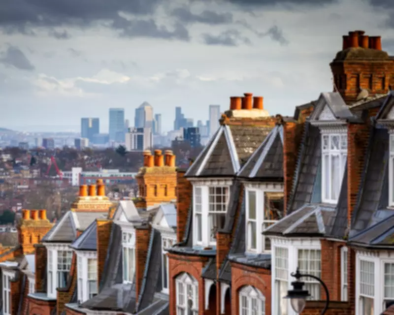 UK House Prices Rise 0.9% in March Amid Economic Uncertainty