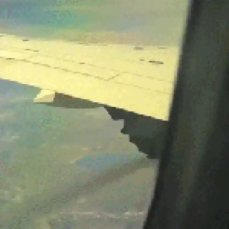 United Airlines Boeing 787 Makes Emergency Landing at LAX After Engine Fire