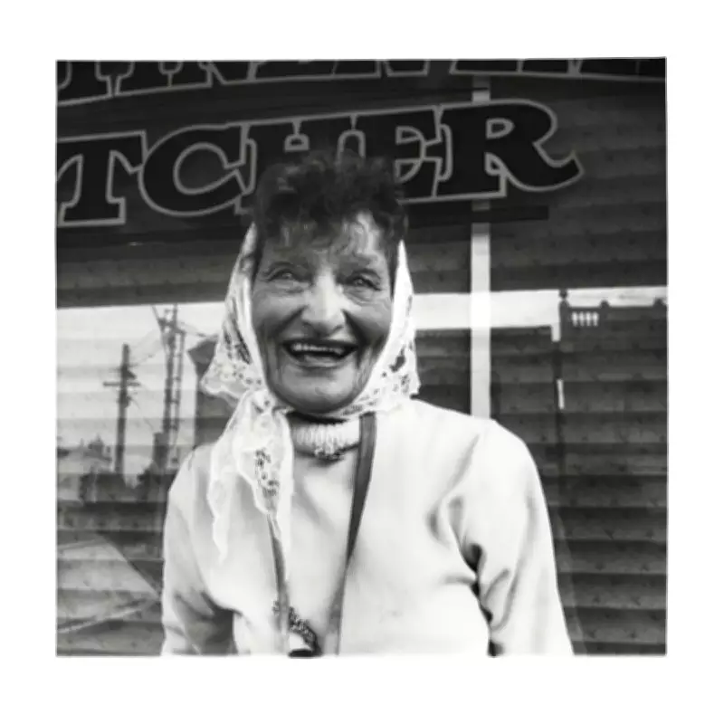 Viva Gibb's Photographic Exhibition Captures Melbourne's 1970s-80s Suburban Life