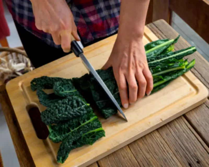 Wooden Chopping Boards: The Expert's Choice for Knife Care and Hygiene
