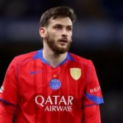 Arsenal's Pursuit of PSG Star Kvaratskhelia Gains Momentum Amid Transfer Rumors