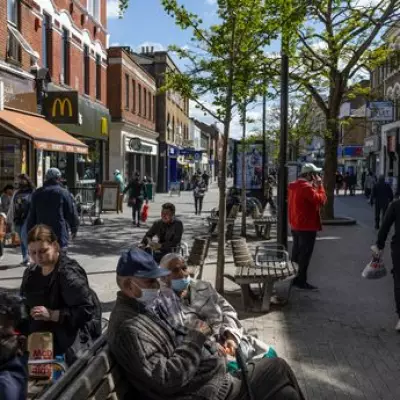Hounslow High Street in Lockdown Following Knife Fight Brawl