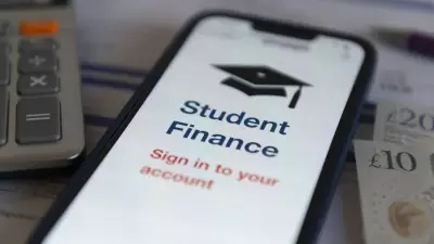 Student Loan Repayment Freeze Could Cost Graduates Up to £10,000 Extra