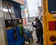 Americans Face Financial Strain as Iran Conflict Drives Up Living Costs