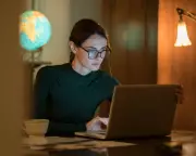 Australian Union Demands Five Weeks Leave Amid Digital Work Overload